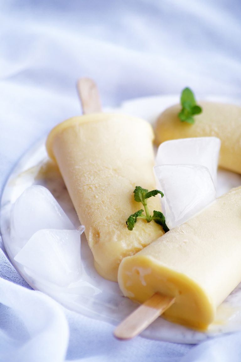 Creamy Custard Popsicles Recipe (Eggless)